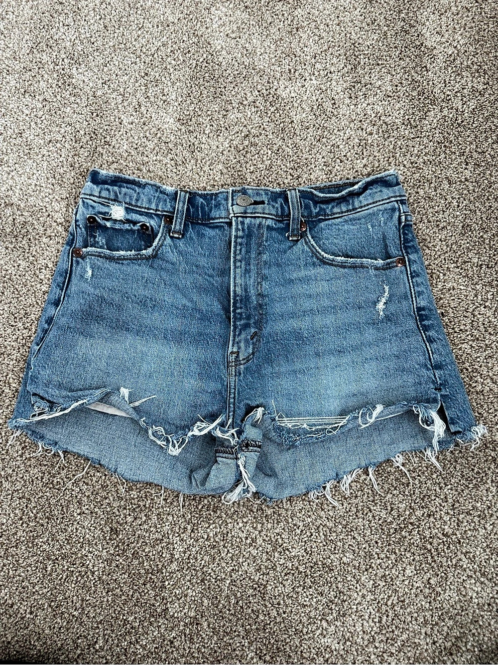 Abercrombie & Fitch The Mom Short High Rise Size 28/6